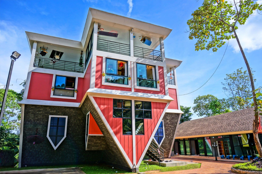 Baan Teelanka (The Upside Down House)